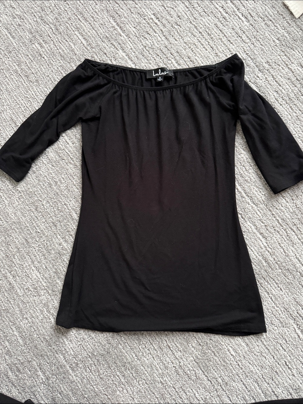 Lulu's Black Off-Shoulder Stretch Top